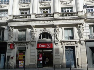 facade sculptée r montmartre